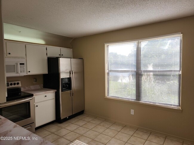 Building Photo - 3309 Donzi Way W