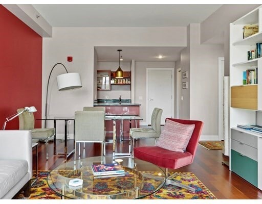 Building Photo - 20 Second St