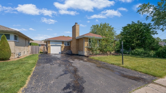 Building Photo - 4848 Harnew Rd S