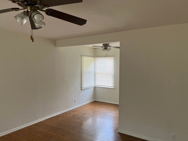 Building Photo - 4254/56/58 Jacinto Way