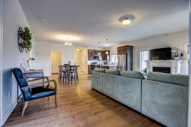 Building Photo - 384 Mary Rose Ave