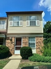 Building Photo - 2440 Brittany Ln