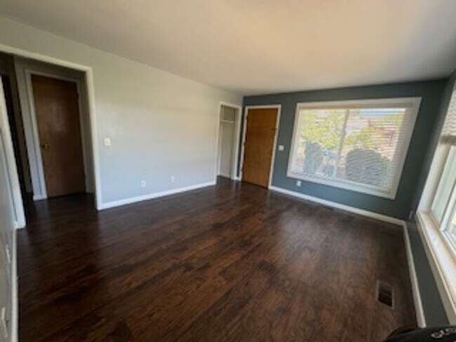 Foto del edificio - GORGEOUS Avenues Home!!!