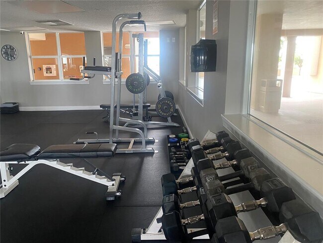 Foto del edificio - 60 Surfview Dr