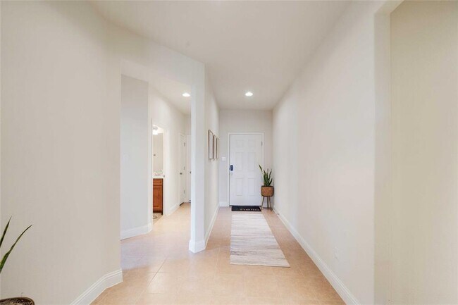 Foto del edificio - 3446 De Torres Cir