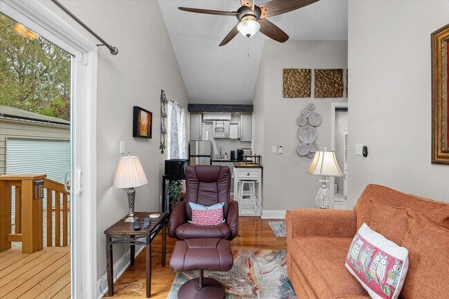 Foto del edificio - 1817 Silver Maple Dr