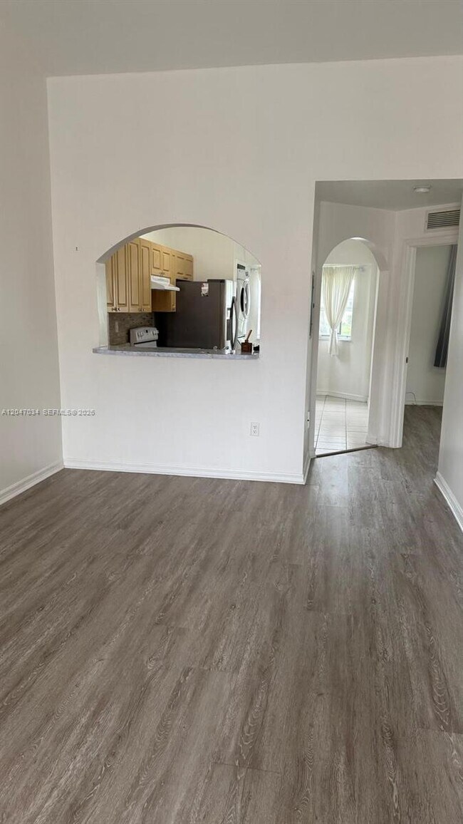 Foto del edificio - 1271 SE 27th St