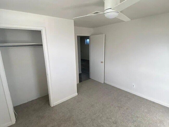 Foto del edificio - 1476 E 111th Pl
