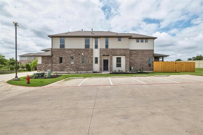 Building Photo - 2500 Forest Creek Dr