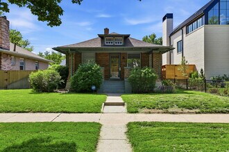 Building Photo - 975 S Vine St