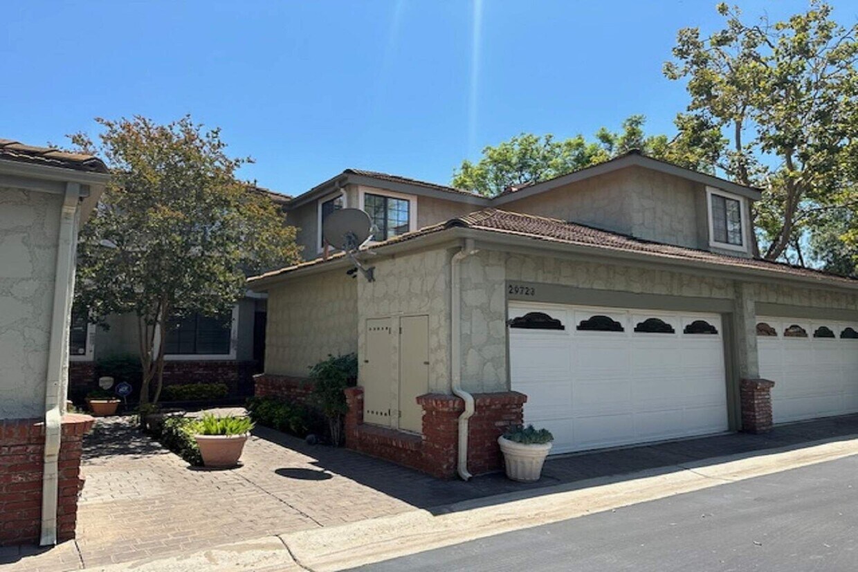 Foto principal - 29723 Strawberry Hill Dr