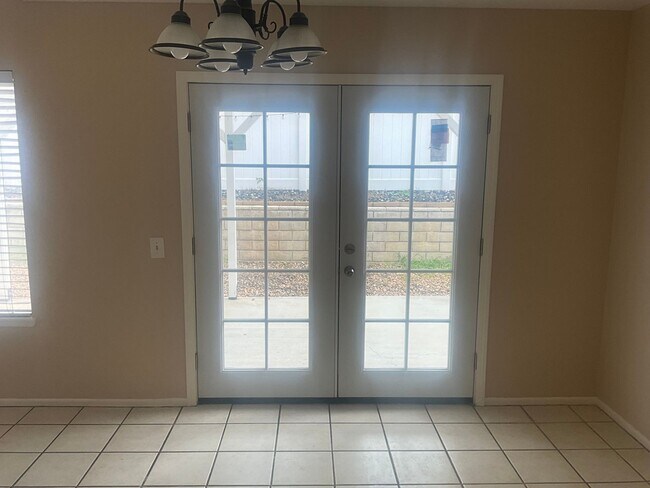 Building Photo - 3 Bedroom Single Family Home in Murrieta