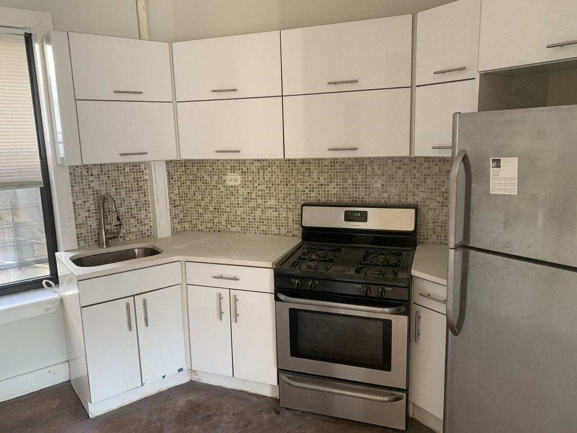 Foto principal - 553 Howard Ave