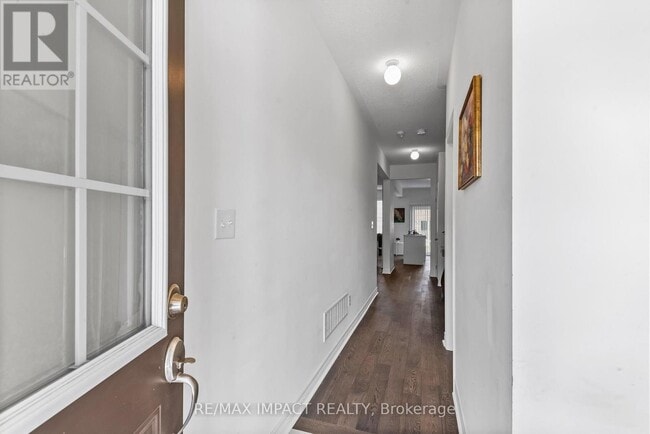 Building Photo - 626 KRAWCHUK CRESCENT