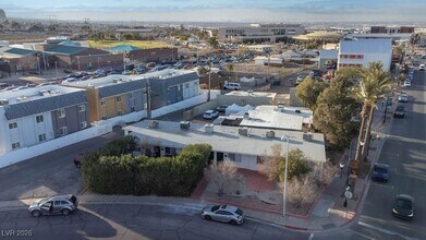 Building Photo - 342 S Water St