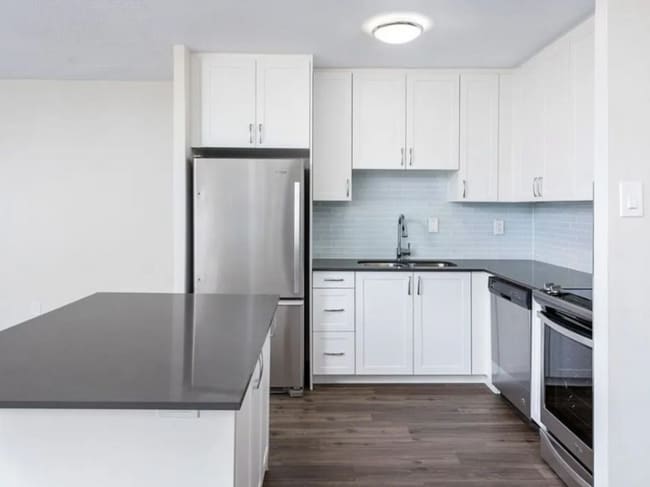 Photo de l'intérieur - 3045 Queen Frederica Drive