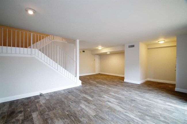 Foto del edificio - 3010 Willow Ln