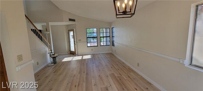 Foto del edificio - 2451 Muirfield Ave