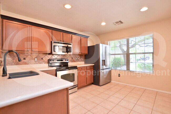 Building Photo - Single story home in Scottsdale!