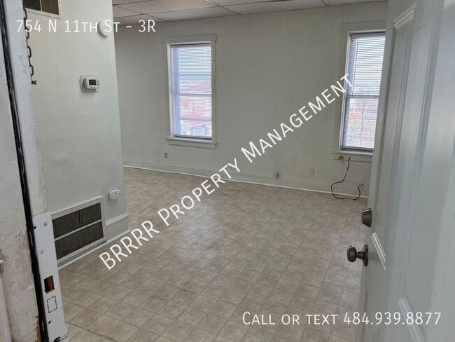 Building Photo - 754 N 11th St