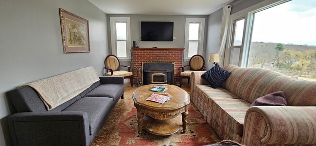 Building Photo - 7 Harmon Heights Rd