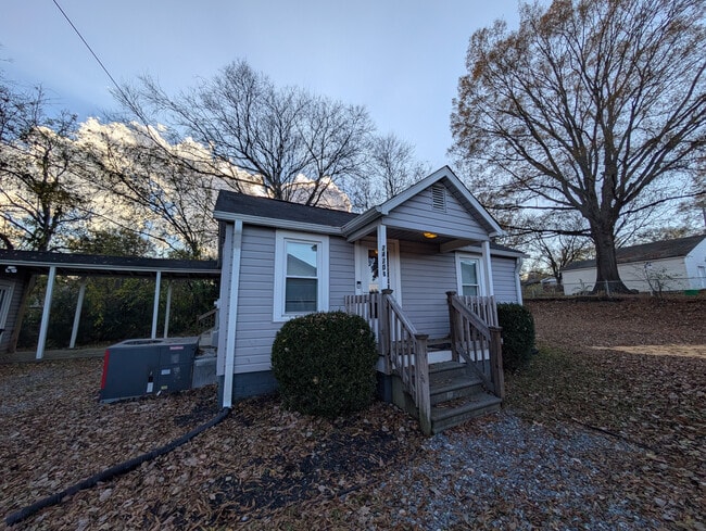Building Photo - Room in House on Kannapolis Hwy