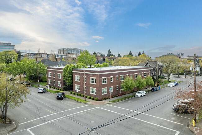 Aerial Photo - Beverly Court