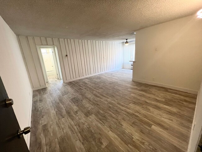 Foto del edificio - 10779 Woodbine St