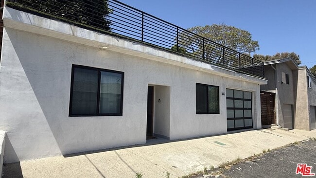 Foto del edificio - 1812 Navy St