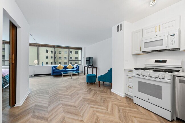 Foto del edificio - 2800 N Lake Shore Dr