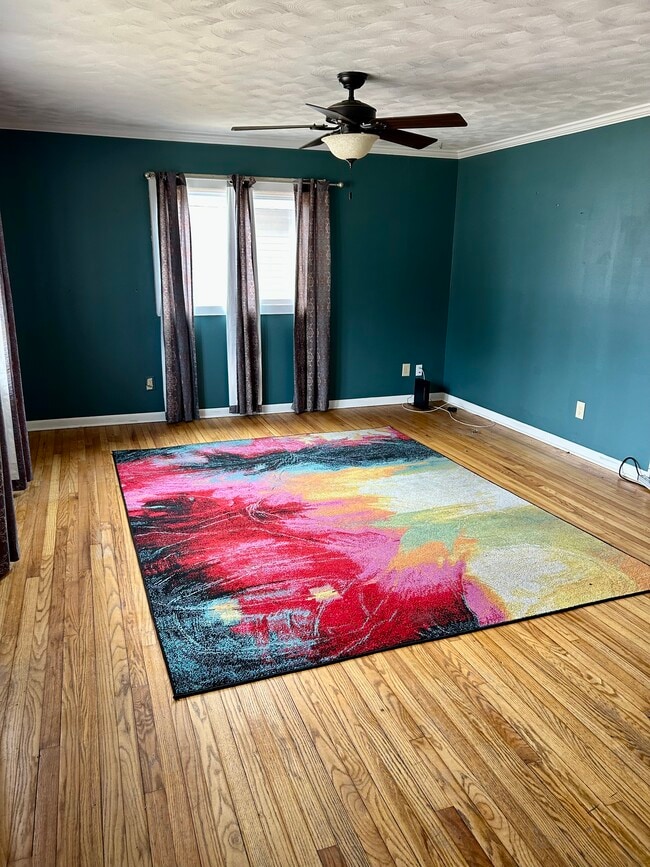 Building Photo - 1609 Spruce Ct