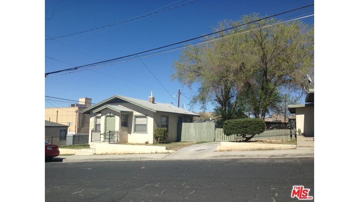 Primary Photo - 16970 B St