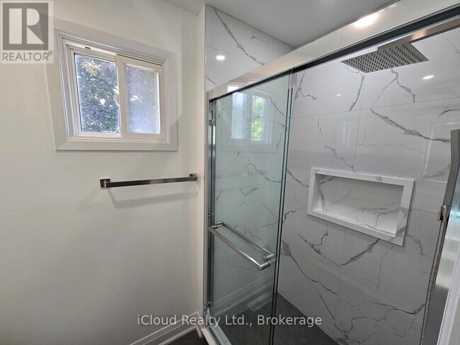 Photo du bâtiment - 2636 Crystalburn Ave