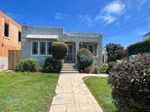 Building Photo - 304 N Rios Ave
