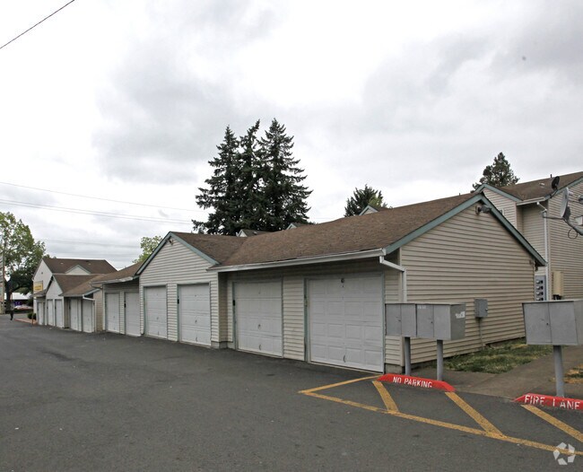 Rosewood Apartments 16055 SE Stark St Portland, OR Apartments for