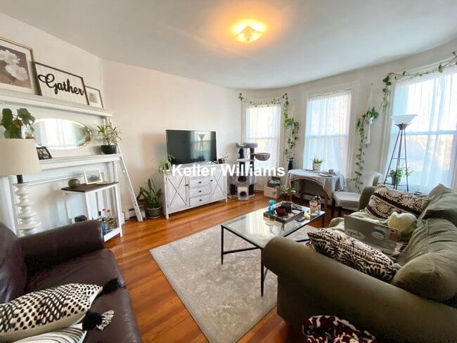 Building Photo - 1524 Tremont St