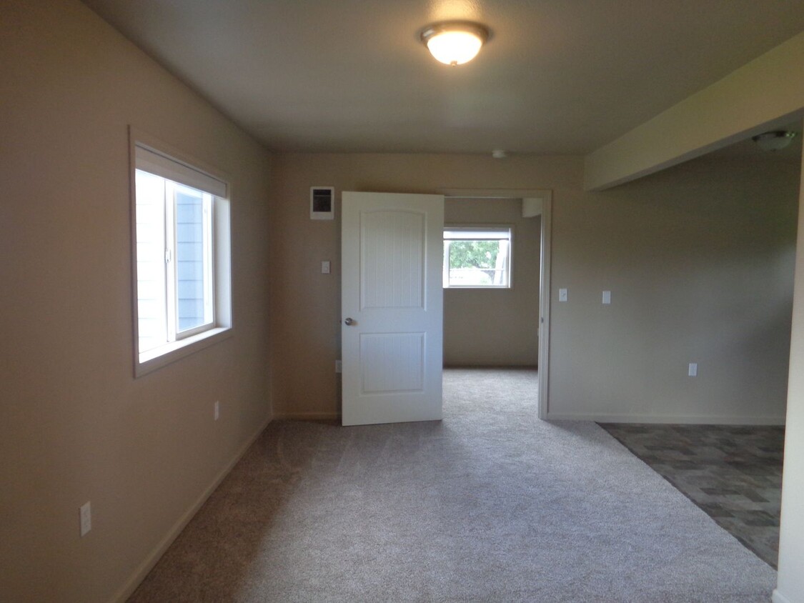 Primary Photo - Charming 2 Bedroom Home!