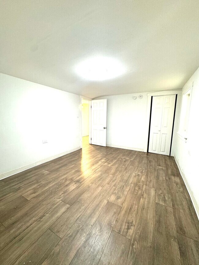 Building Photo - 4106 N Odell Ave