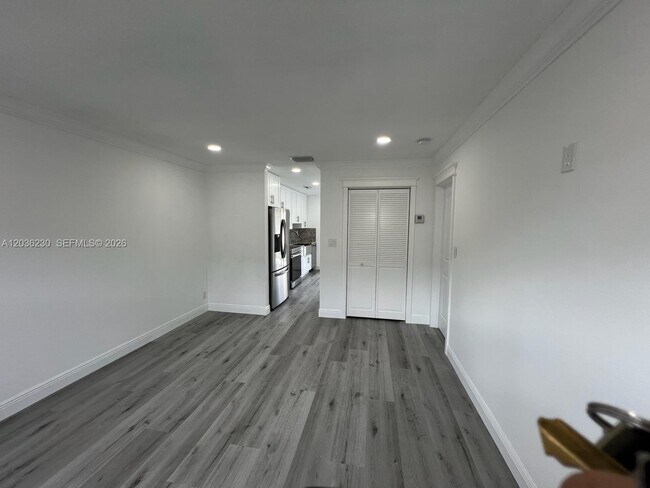 Foto del edificio - 3421 NE 5th Ave