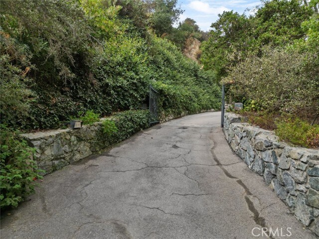 Building Photo - 1218 Flintridge Ave