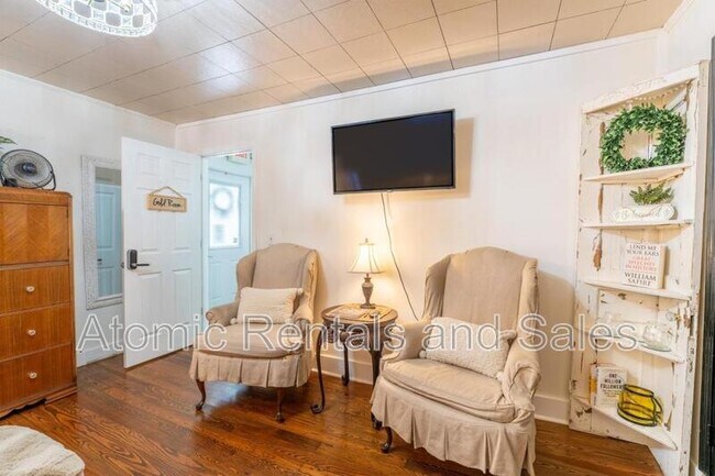 Foto del edificio - 714 E Jefferson St