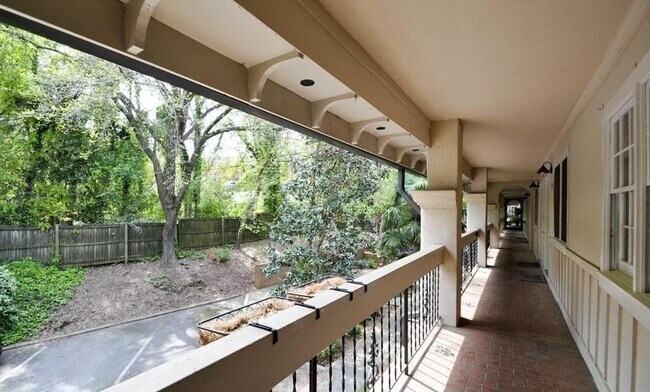 Foto del edificio - 655 E Campus Rd