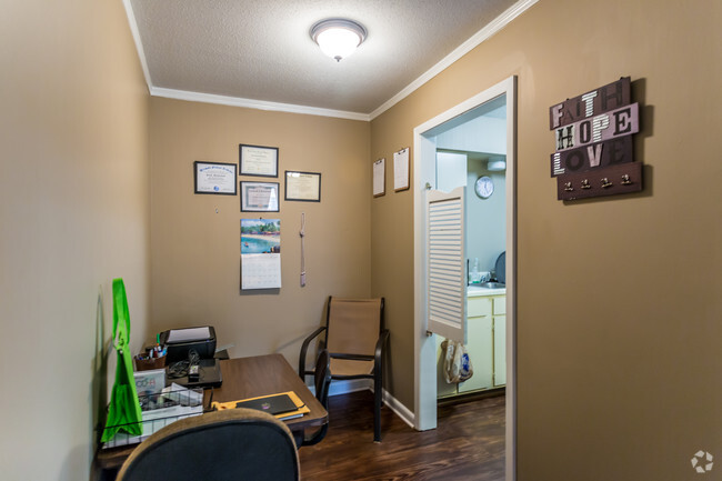 Dining Room - The Bentley Apartments