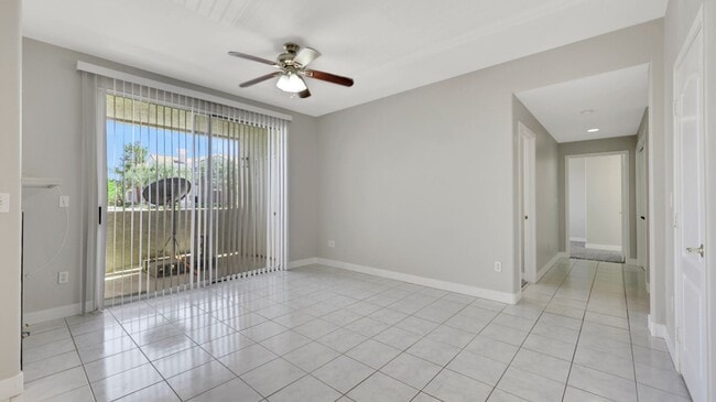 Building Photo - Gorgeous 3 bedroom Condo in Green Valley