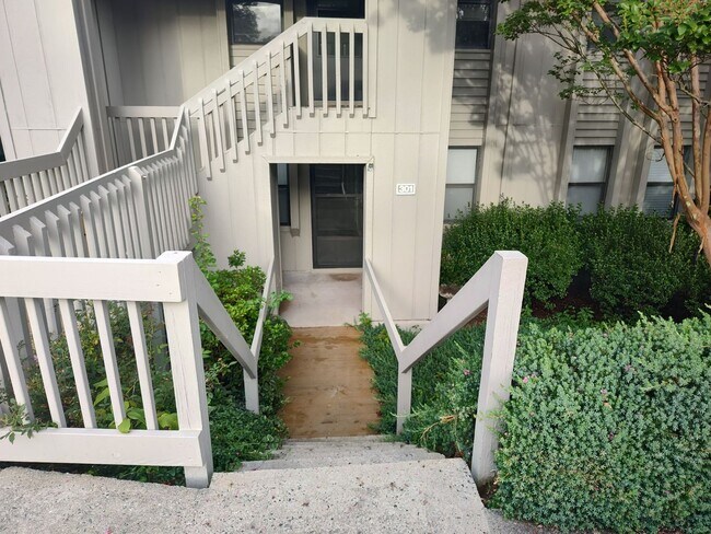 Foto del edificio - Well Maintained Condo Gated Community