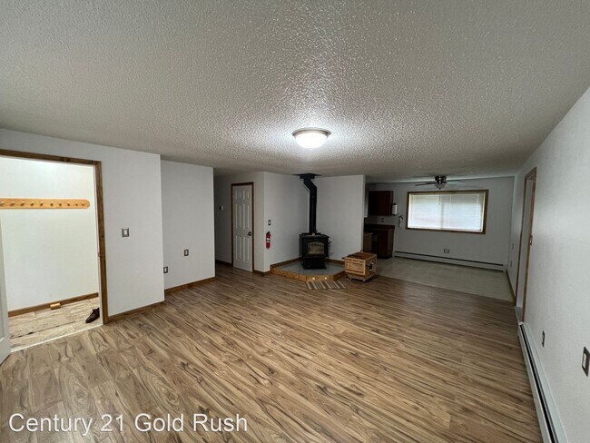 Building Photo - 3 br, 1 bath House - 1100 West Turnaround Dr
