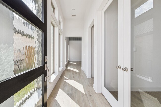 Building Photo - 21315 Manatee Rock Ln