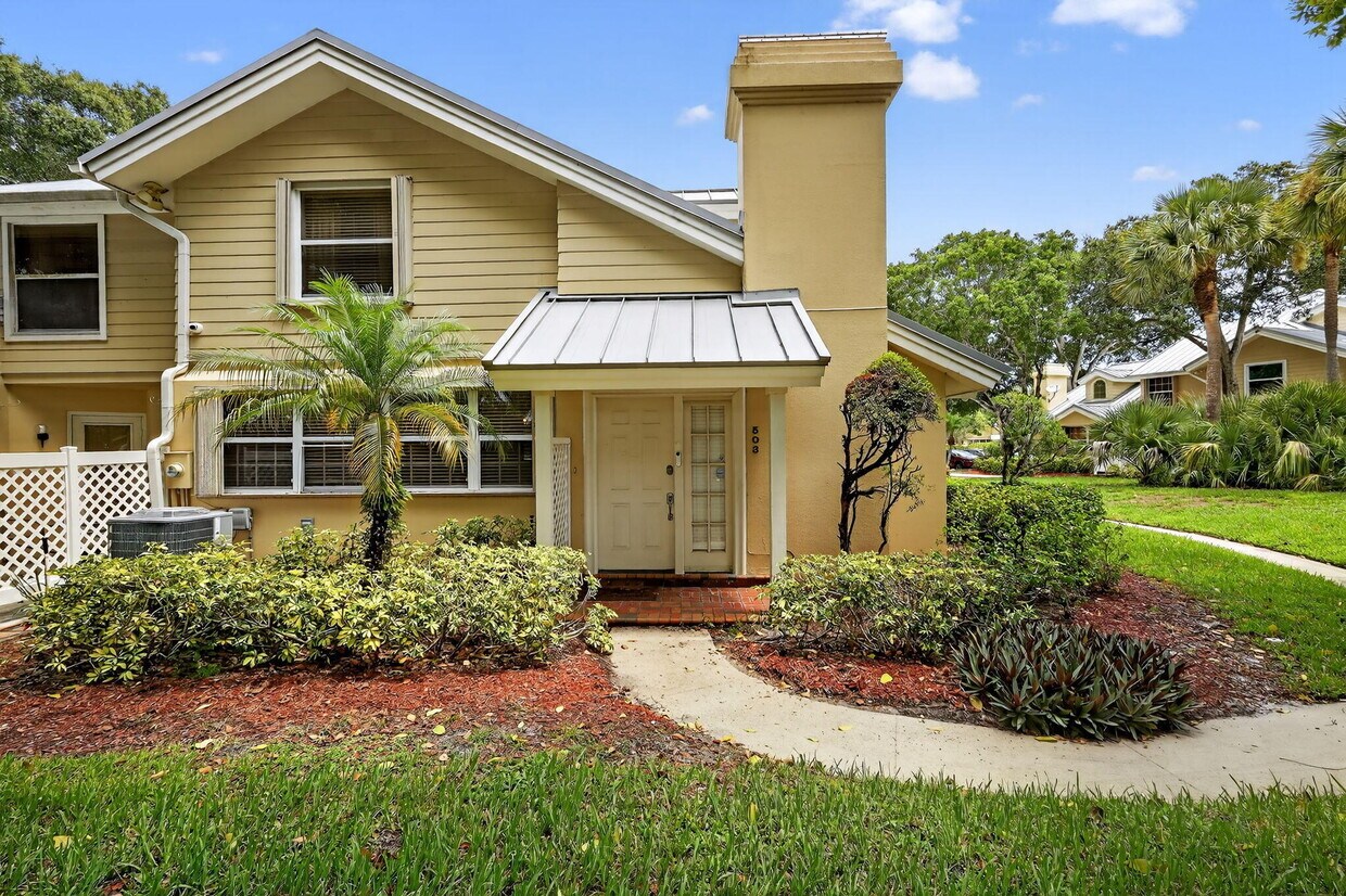 Foto principal - 503 Andover Ct
