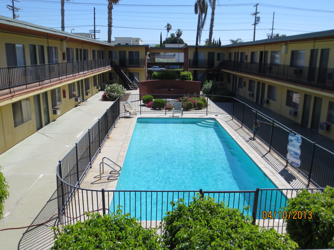 Primary Photo - Sepulveda Apartments