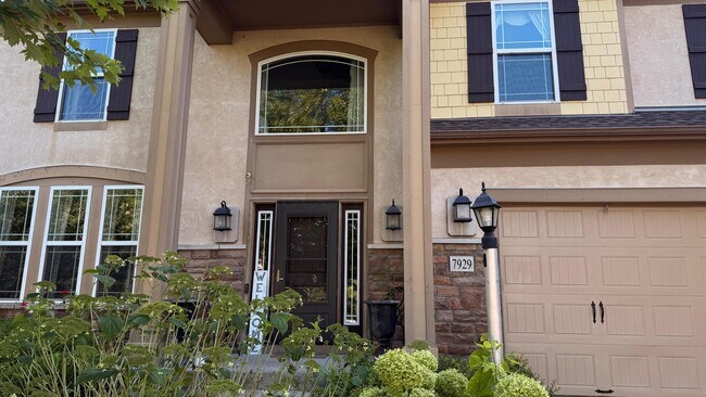 Foto del edificio - 7929 Fargo Ln